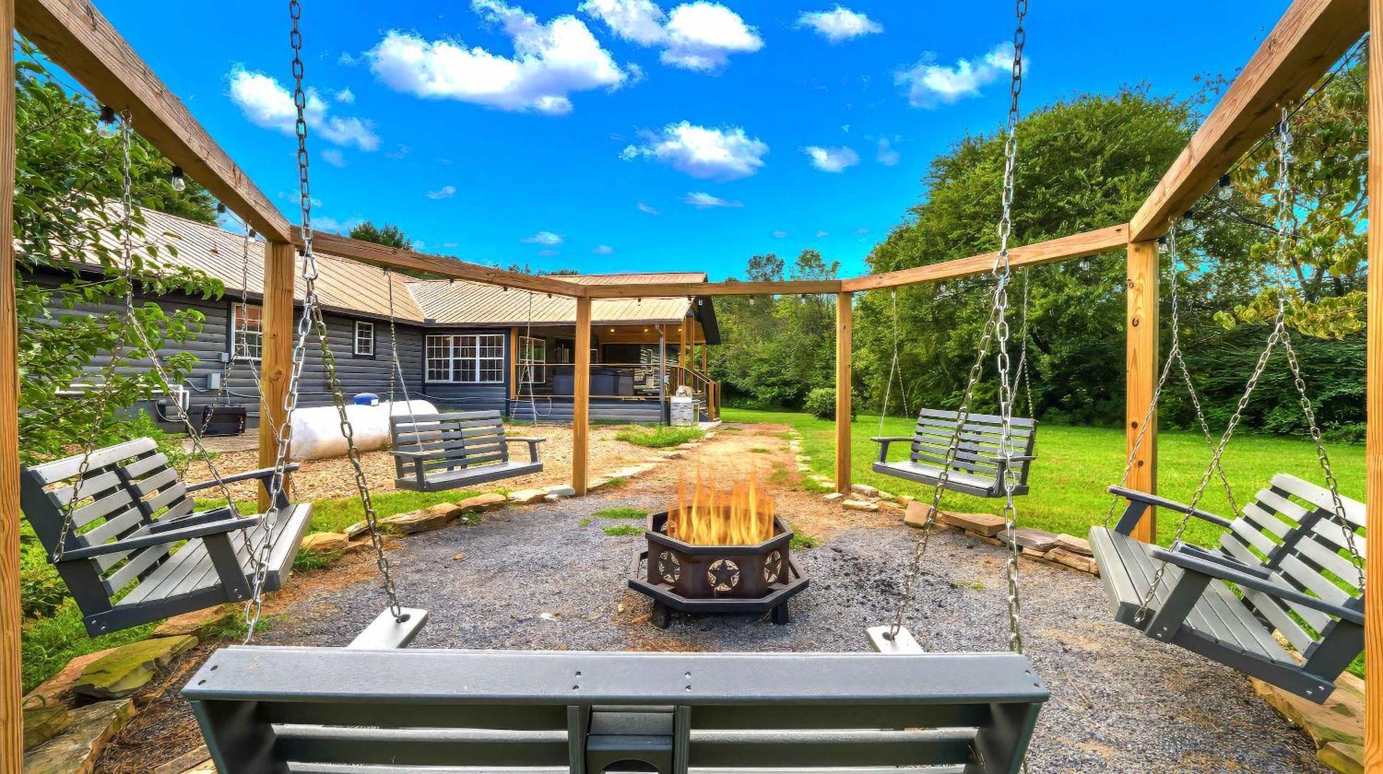 סביירוויל Poolside At Autumn Woods - Pool, Theater, Fireplace, Firepit, Arcade מראה חיצוני תמונה